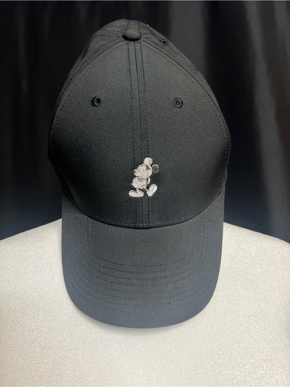 Disney Parks Nike Black Hat Embroidered Mickey Mouse on front and Swoosh